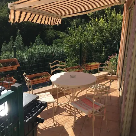 CAVALAIRE vue MER au loin MAISONNETTE TOUT ÉQUIPÉE POUR 4 PERSONNES AVEC PISCINE CLIM WIFI VÉLOS TV BARBECUES Exterior foto