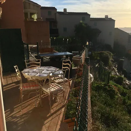 CAVALAIRE vue MER au loin MAISONNETTE TOUT ÉQUIPÉE POUR 4 PERSONNES AVEC PISCINE CLIM WIFI VÉLOS TV BARBECUES Exterior foto
