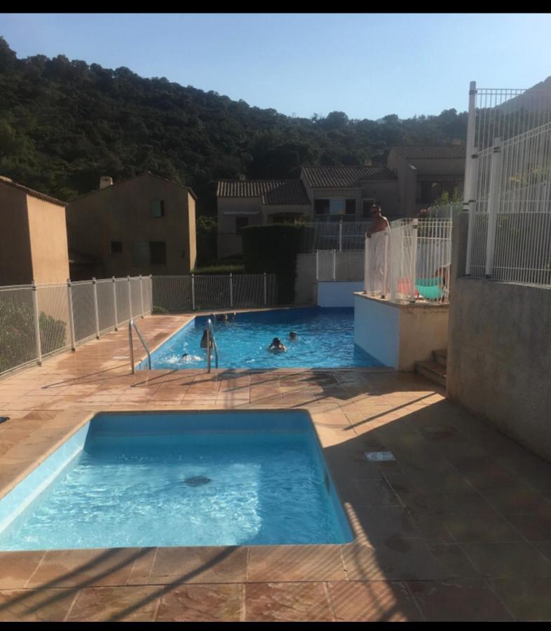 Sea View Cottage: Equipped For 4 With Pool, A/c, Wi-fi & Bikes Apartment