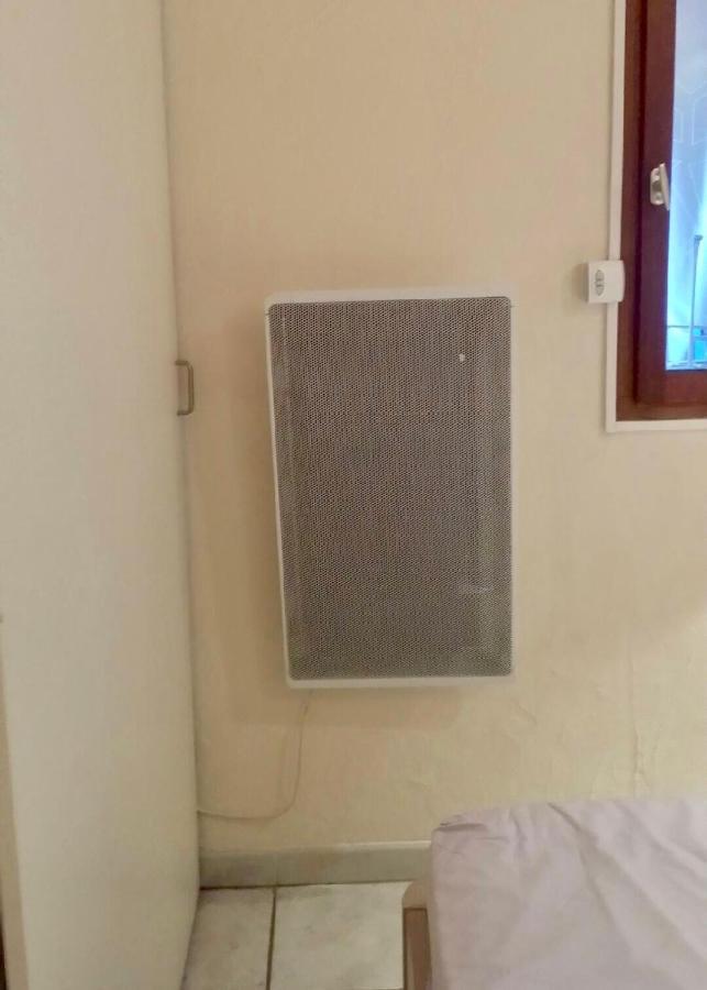 Sea View Cottage: Equipped For 4 With Pool, A/c, Wi-fi & Bikes Apartment *