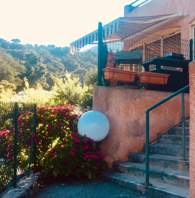 Sea View Cottage: Equipped For 4 With Pool, A/c, Wi-fi & Bikes Apartment Cavalaire-sur-Mer