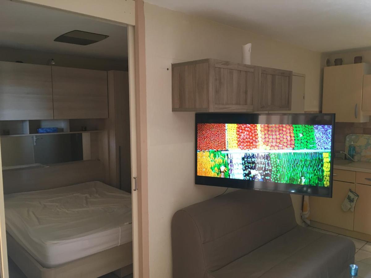 Sea View Cottage: Equipped For 4 With Pool, A/c, Wi-fi & Bikes Apartment *