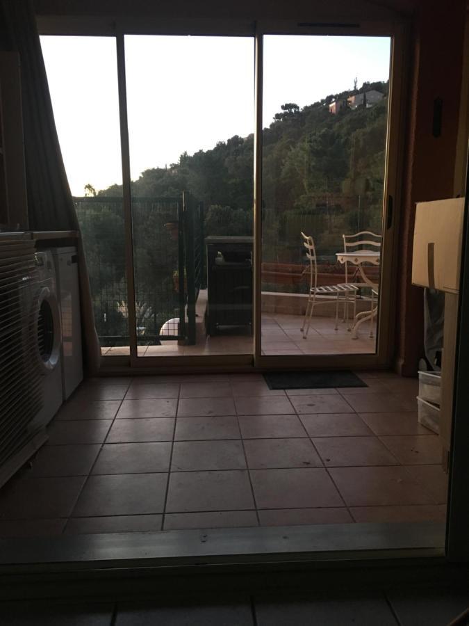 Sea View Cottage: Equipped For 4 With Pool, A/c, Wi-fi & Bikes